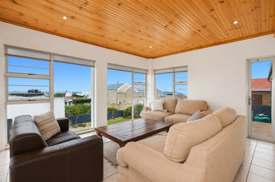 4 Bedroom Property for Sale in Yzerfontein Western Cape